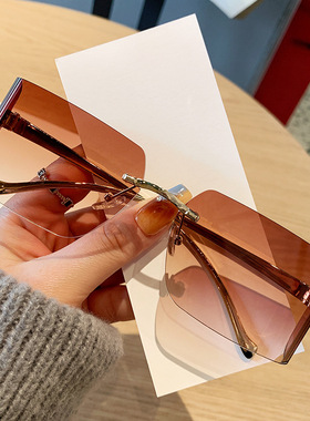 欧美跨境新款太阳镜方形曲面无框切边女士高档墨镜豹子头金属镜架