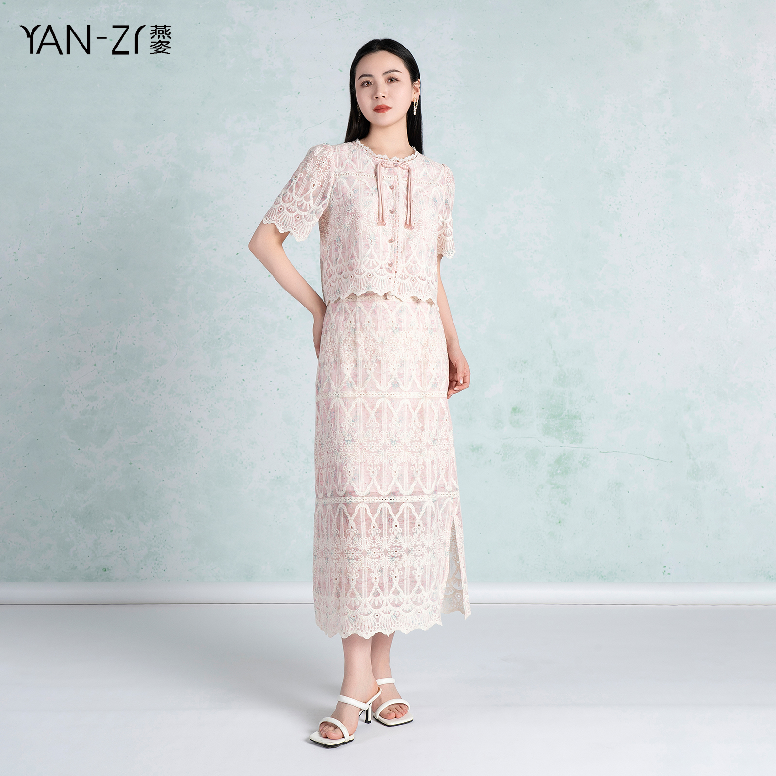 短袖圆领蕾丝绣花中长款半裙套装