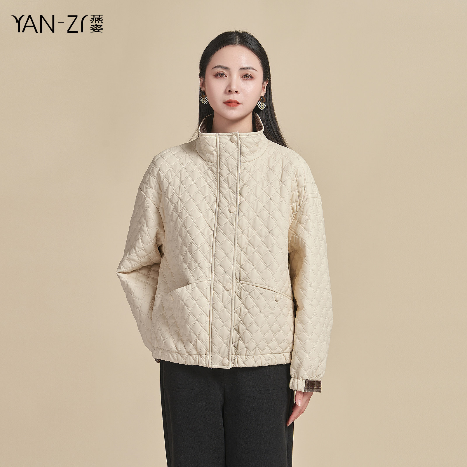 燕姿服饰秋季新款简约百搭立领格纹拼接短款皮棉服外套商场同款,女装/女士精品,棉衣/棉服,淘宝优惠券,粉丝福利购,淘宝优惠卷