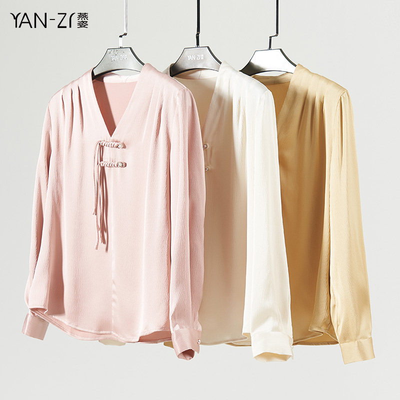 燕姿服饰V领盘扣叠褶气质衬衫女