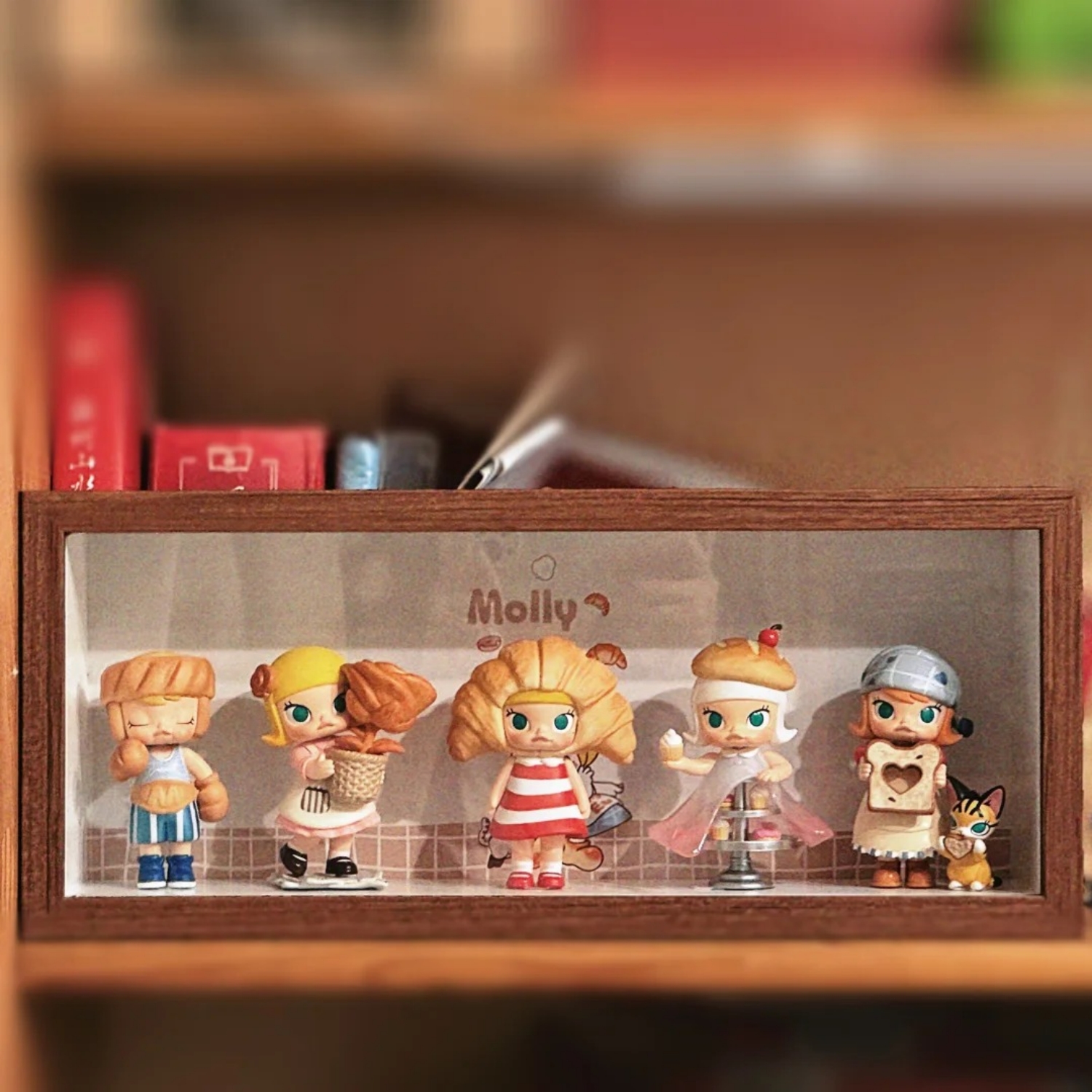 泡泡玛特molly面包脑袋盲盒展示盒手办收纳盒茉莉展示框防尘相框