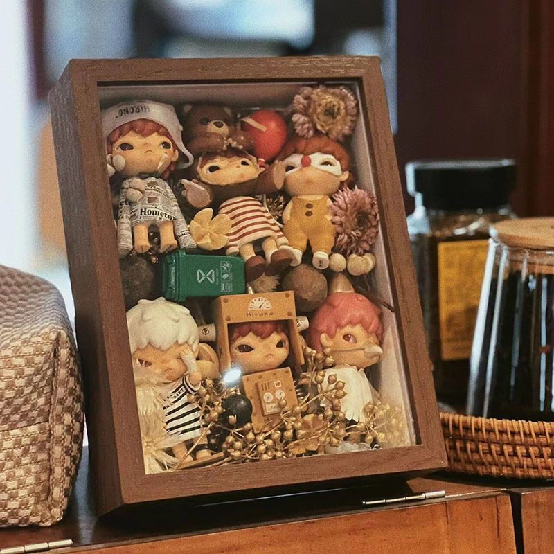 泡泡玛特盲盒收纳相框展示架立体中空木质摆台公仔手办小野回声