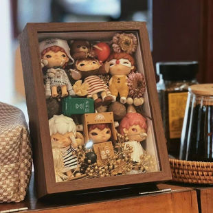 泡泡玛特盲盒收纳相框展示架立体中空木质摆台公仔手办小野回声