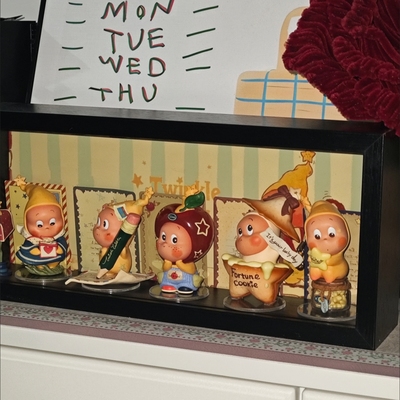 泡泡玛特星星人来自星星的礼物盲盒收纳盒展示柜防尘相框展示盒