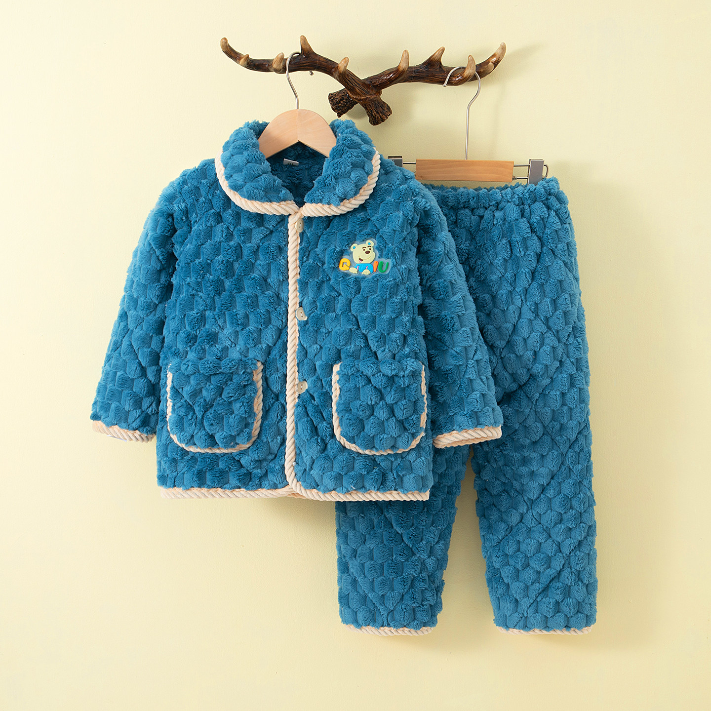 冬季儿童三层夹棉加厚睡衣珊瑚绒男童女童男孩亲子家居服套装外穿