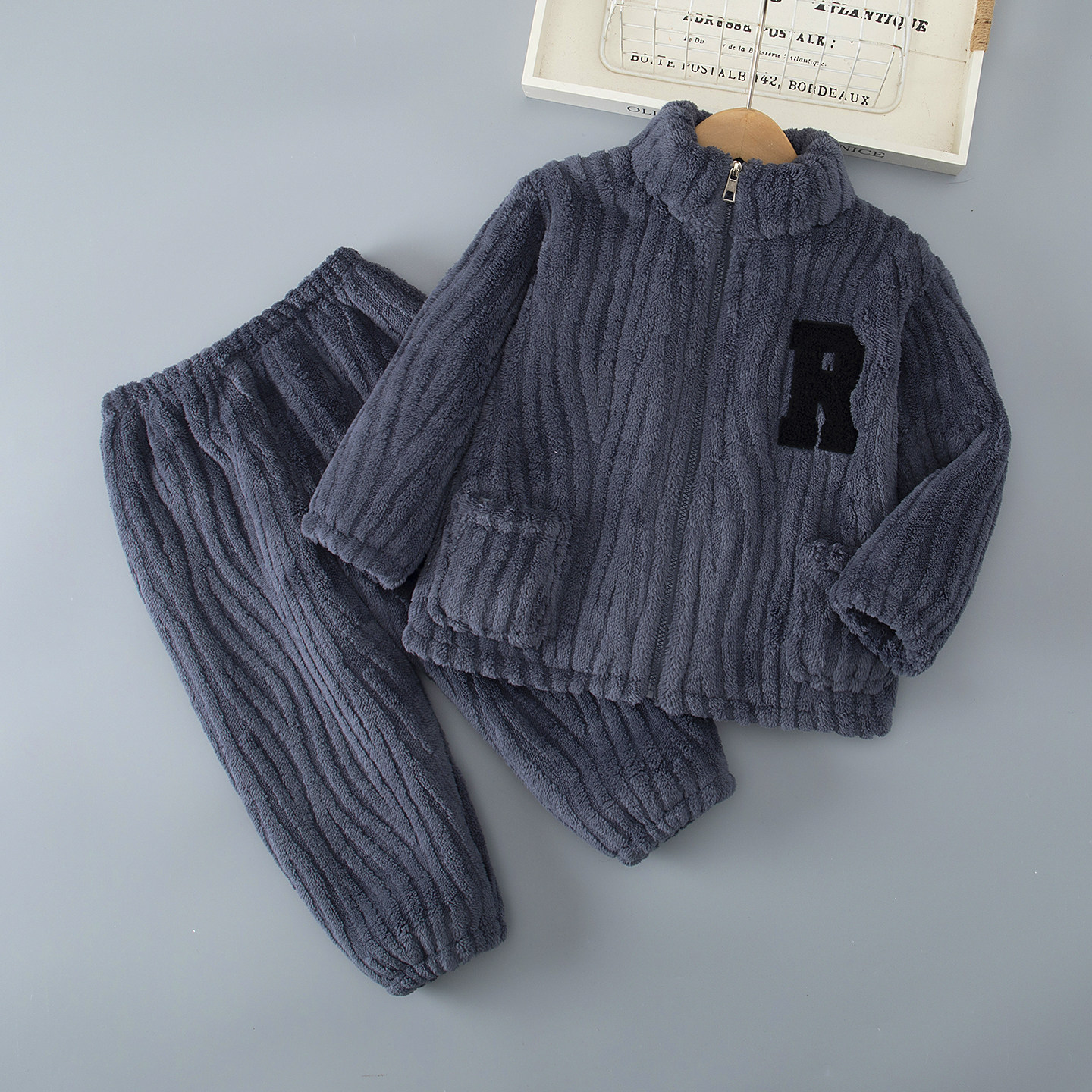 儿童中大童睡衣冬季加厚法兰绒女童男童宝宝保暖珊瑚绒家居服套装