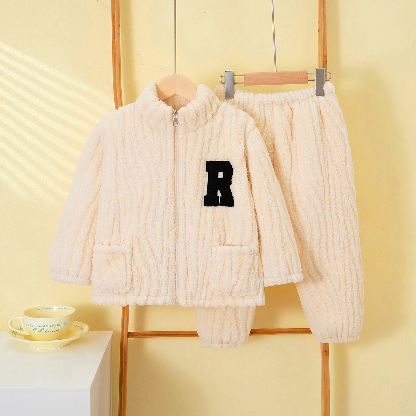 冬季儿童夹棉加厚珊瑚加绒睡衣男童女童男孩法兰绒家居服套装外穿