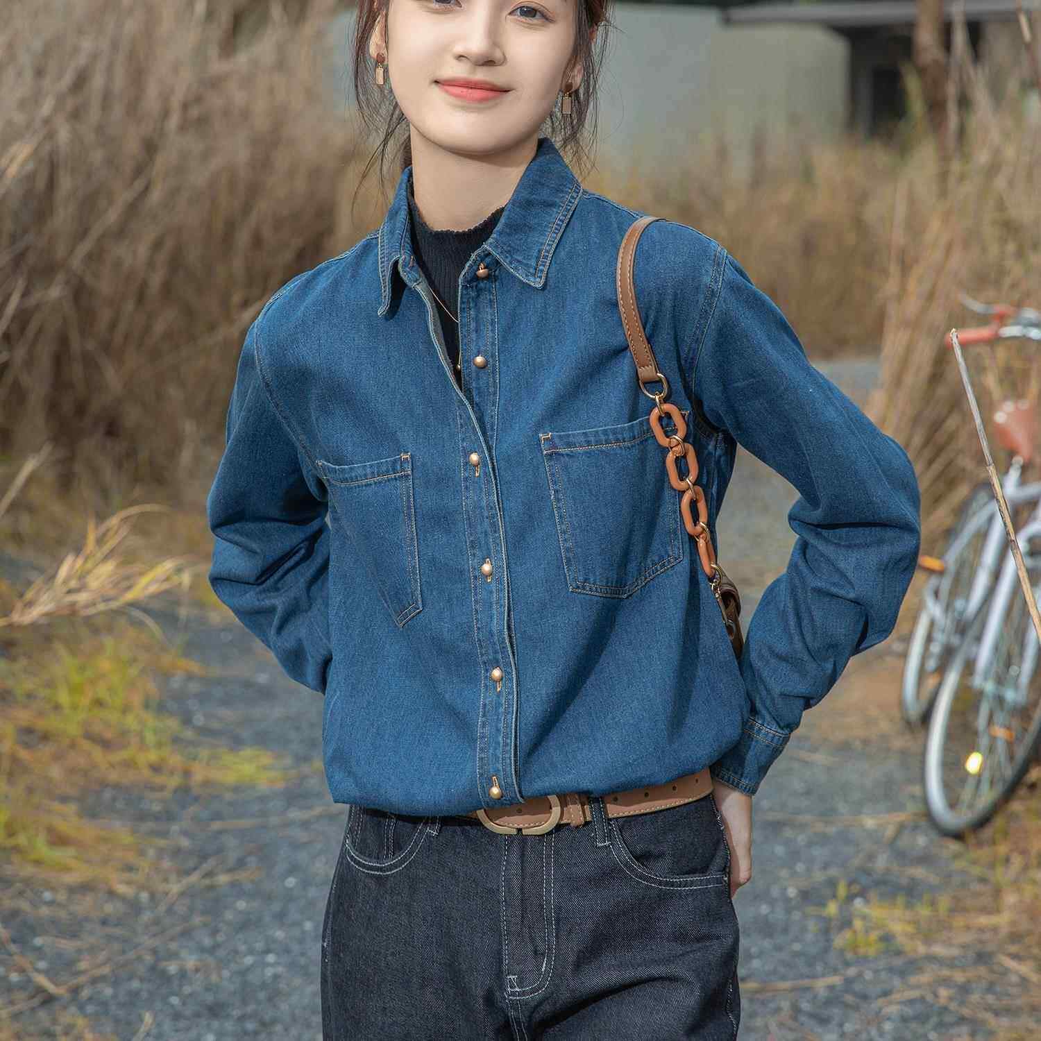 蓝色加绒牛仔衬衫女上衣2023年秋冬新款叠穿加厚正肩内搭衬衫女