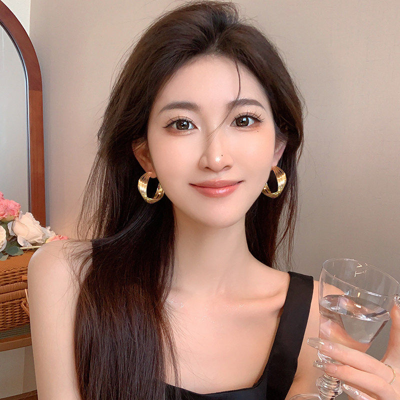 又辣又高级！金属覆古港风大圈圈耳环小众设计耳针高级感耳饰女,饰品/流行首饰/时尚饰品新,耳环,淘宝优惠券,粉丝福利购,淘宝优惠卷