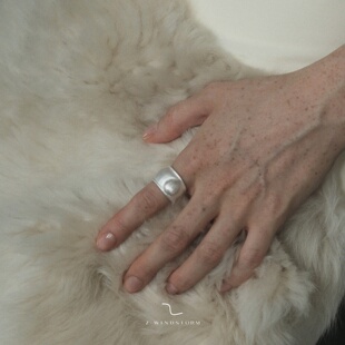 Z-WINDSTORM 宽边水滴纯银戒指原创小众不对称烧白银戒空间的温度