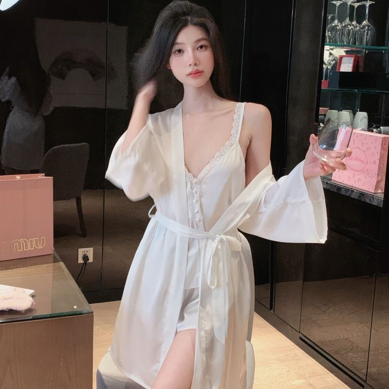 纯欲风蕾丝V领冰雪丝睡衣女2026年带胸垫吊带短裤长袖三件套套装