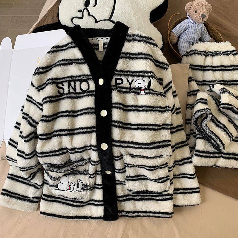 冬季可爱卡通女款长毛绒长袖保暖睡衣加厚开衫V领家居服套装