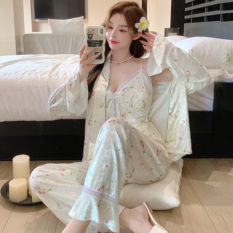 吊带长袖三件套金丝绒睡衣女甜美碎花蕾丝少女套装冬带胸垫