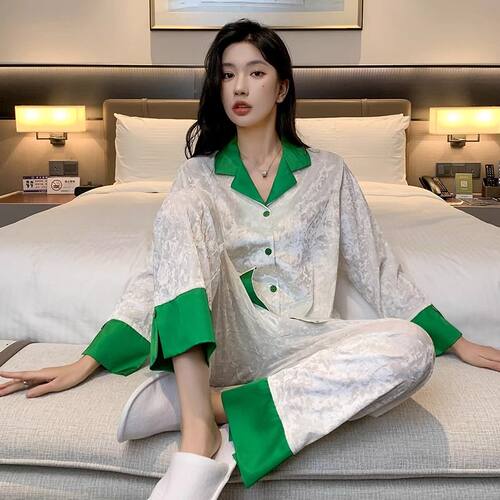 2026年秋冬长袖轻奢风撞色绿领金钻绒睡衣女高级感绒家居服套装