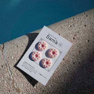 SAMA Gerbera 墩墩面包感趣味毛衫点缀春夏两眼扣