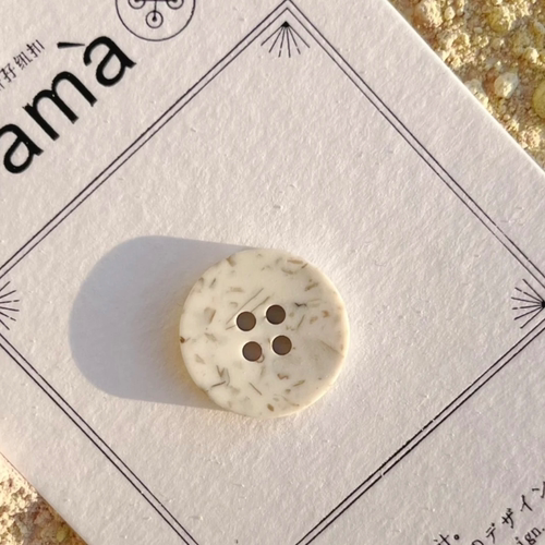 SAMA 奶酪蛋糕 乳白浅碗型稻草混色俏皮四眼纽扣
