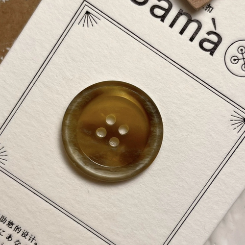 卅孖 清秋节梧桐瑟瑟四眼磨边红晕纽扣
