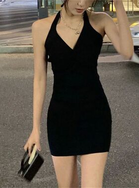 Sexy backless neckline slim fit dress 性感露背挂脖修身连衣裙