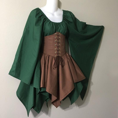 Medieval dress in the Renaissance 文艺复兴时期的中世纪连衣裙