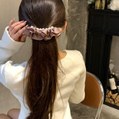 温柔大小姐 缎面珍珠香蕉夹褶皱发夹公主风后脑勺发夹马尾竖夹头