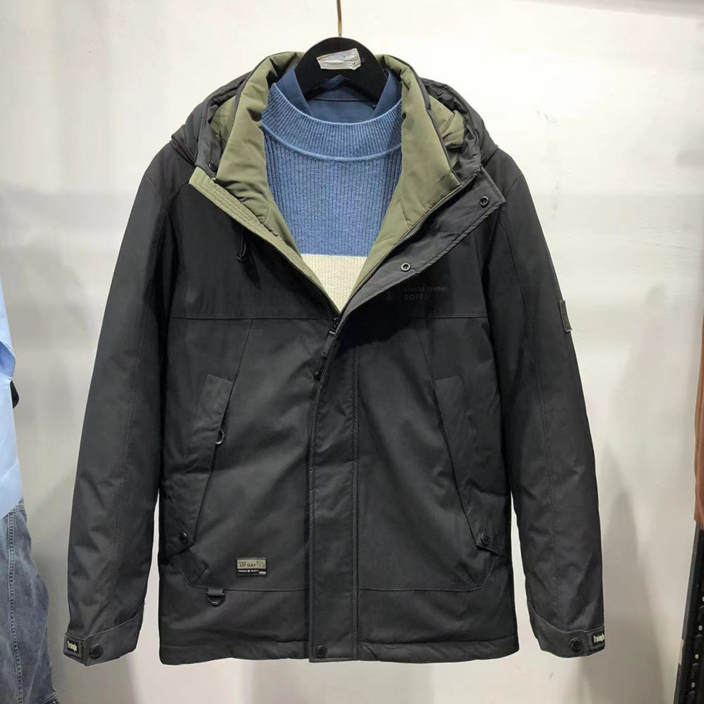 雅家！正品大牌！冬季厚款~90%绒白鸭绒连帽品牌男装羽绒服男外套