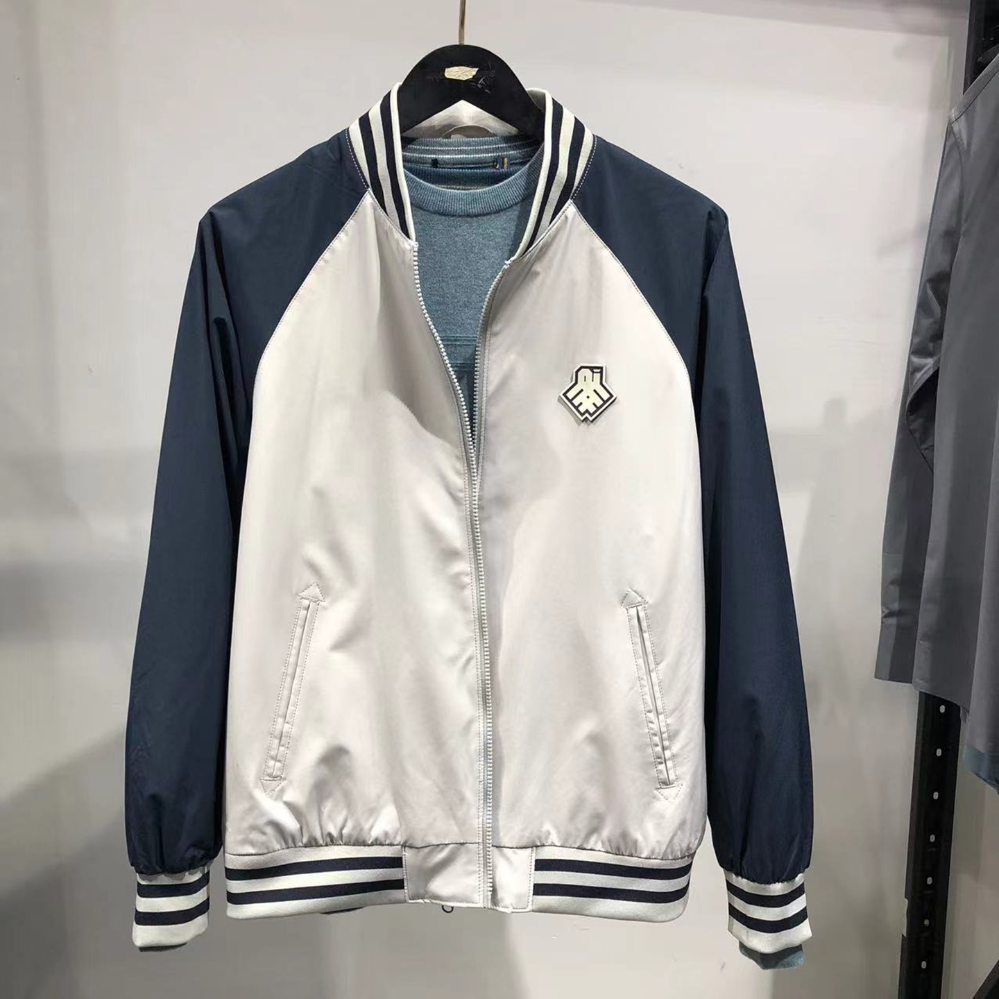 男装品牌(JJ家)秋款男士青年棒球领拼色男款休闲夹克上衣学生外套