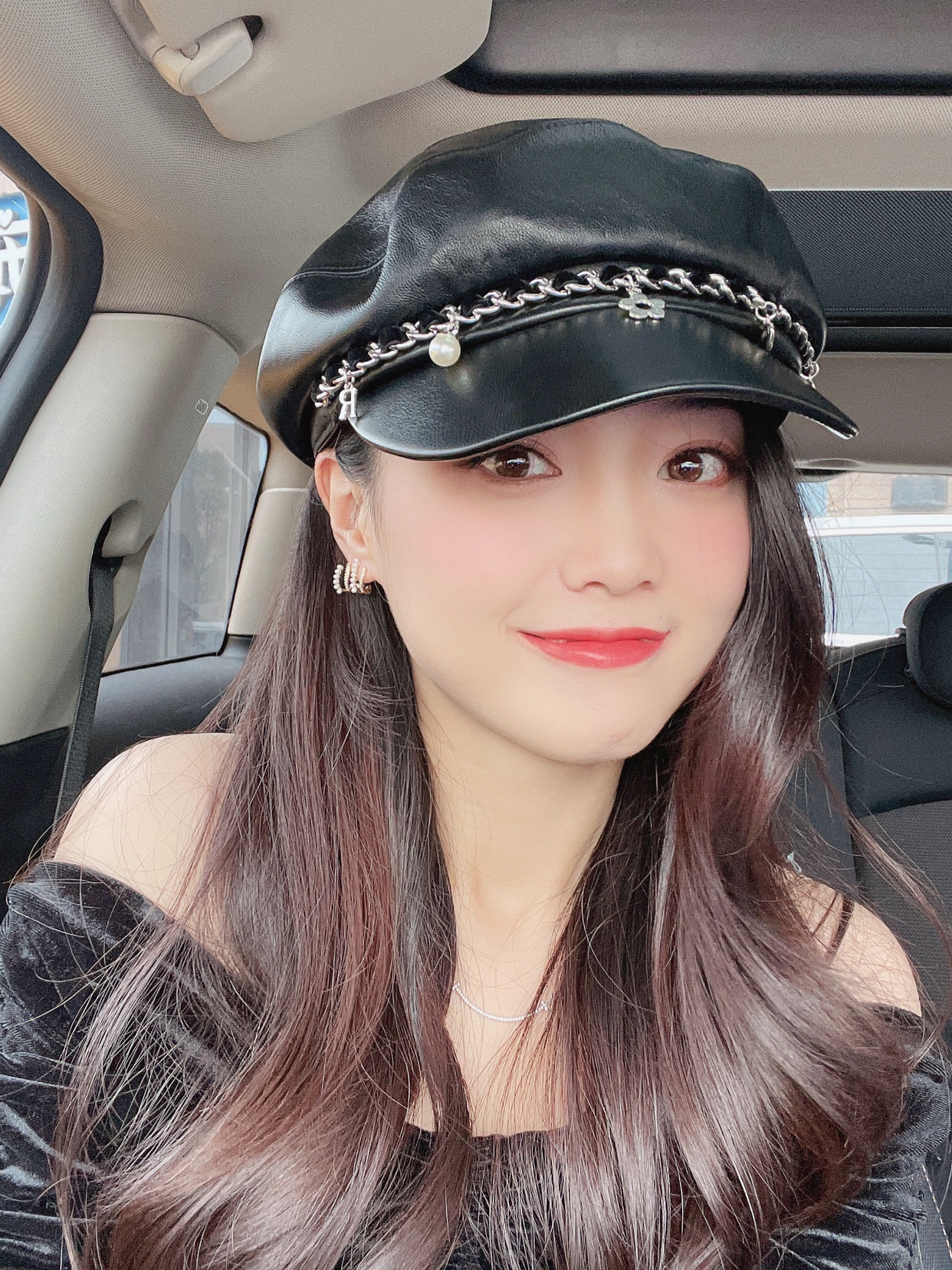 英伦贝雷帽女秋冬金属链条设计皮质鸭舌帽时尚复古pu画家帽潮百搭