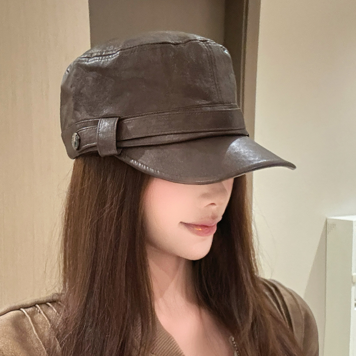 纯色平顶皮质鸭舌帽女秋冬显脸小高级感马术帽日系小众款棒球潮帽