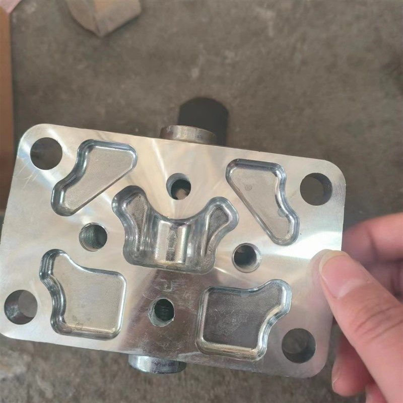 装载机WA480-6手油泵6261-71-8240