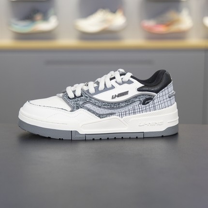 李宁休闲鞋 2024秋季新款001 BTC女子时尚经典运动板鞋AGCU086