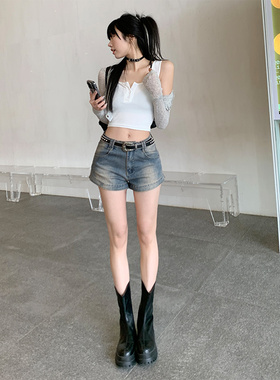 KRO复古弹力美式牛仔短裤女2025新款性感辣妹包臀显瘦做旧A字热裤