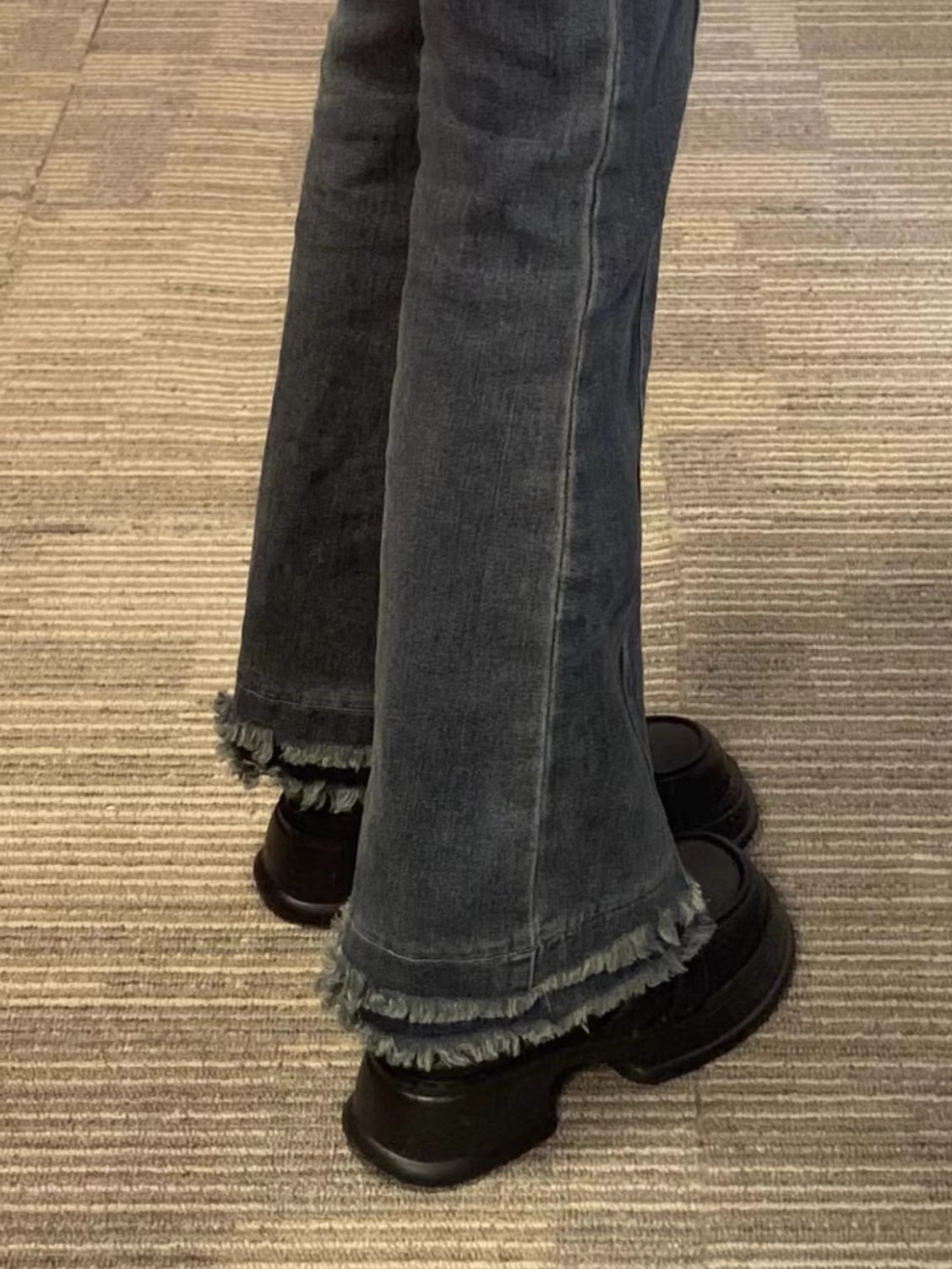 大码女装高街辣妹微喇叭牛仔裤女