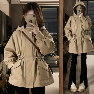 慵懒风冲锋衣外套 胖mm卡其色加厚保暖连帽棉服女秋冬新款 大码 女装
