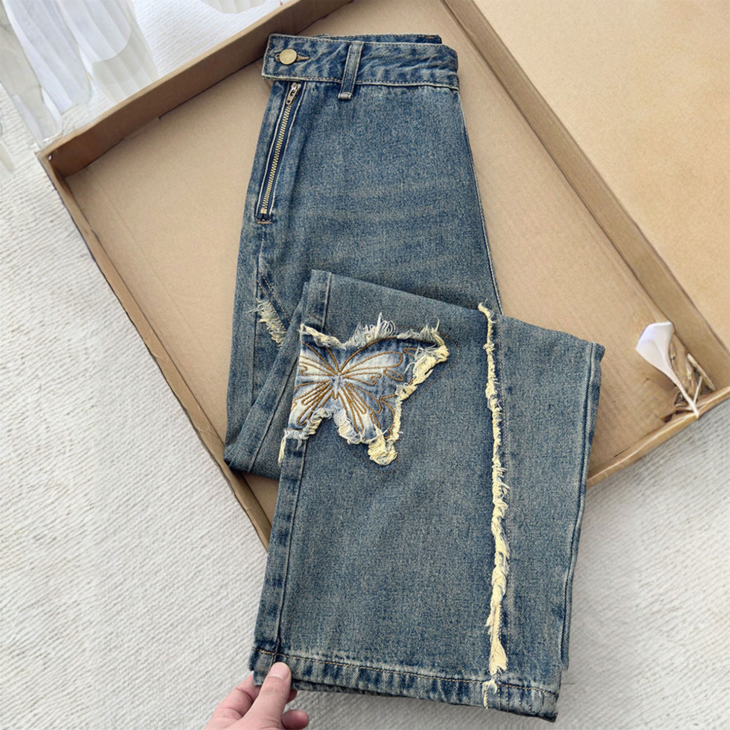 特大码胖mm美式高街甜酷风牛仔裤女蝴蝶刺绣侧边拉链设计直筒裤子,女装/女士精品,大码裤装,淘宝优惠券,粉丝福利购,淘宝优惠卷