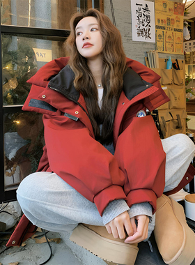 胖mm特大码红色慵懒风工装棉服女显瘦不臃肿加厚保暖连帽棉衣外套