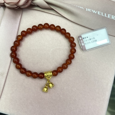 六福珠宝新款铃兰花黄金玉髓手链