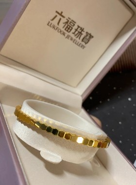 六福珠宝光影金足金蜂巢黄金手镯