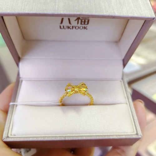 六福珠宝代购 冰·钻光影金系列小礼结足金黄金戒指 新款专柜正品