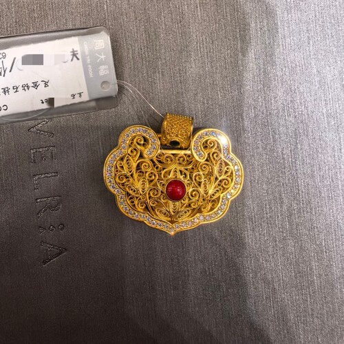周大福吊坠代购 国韵传承系列足金黄金钻石吊坠女 花丝如意锁镶钻