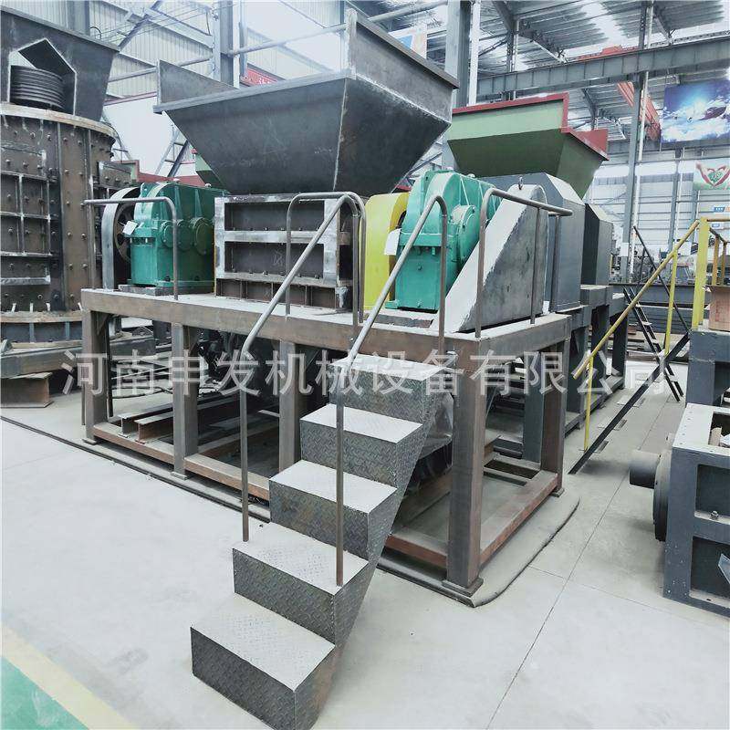 多功能双轴木材撕碎机木托盘广告牌粉碎机废旧轮胎铁皮粉碎设备