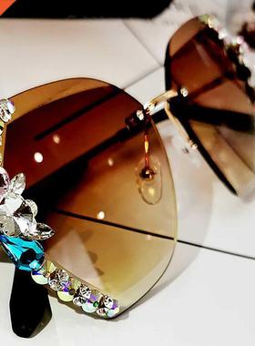 2021 Vintage Fashion Oversized Rimless Sunglasses Women Famo