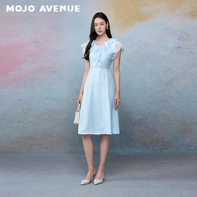 朗姿/MOJO秋新品2026冰川蓝淡雅荷叶领V领连衣裙收腰A字裙度假风