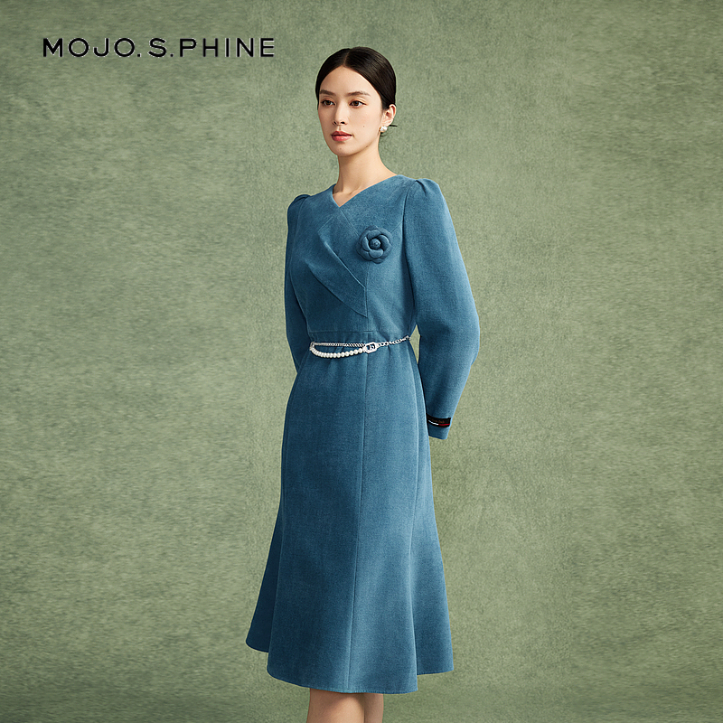 MOJO莫佐摩登雅致千金风浪漫山茶花连衣裙2024秋冬新款修身长裙女