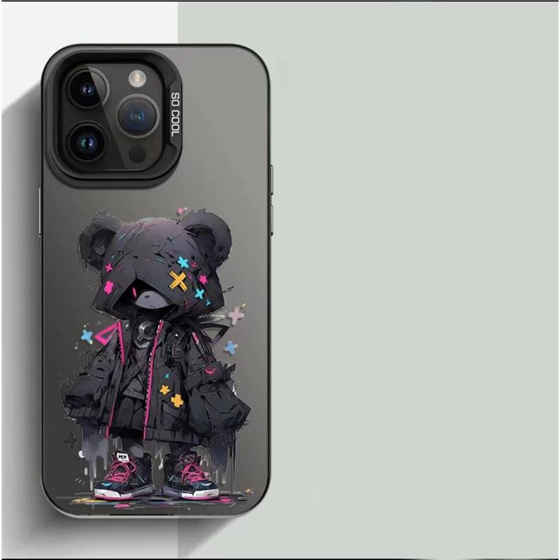 卡通暗黑暴力熊适用苹果15手机壳iPhone14Plus保护套13ProMax卡通12彩银11夏日XR新款XS可爱78小众硬壳软边外