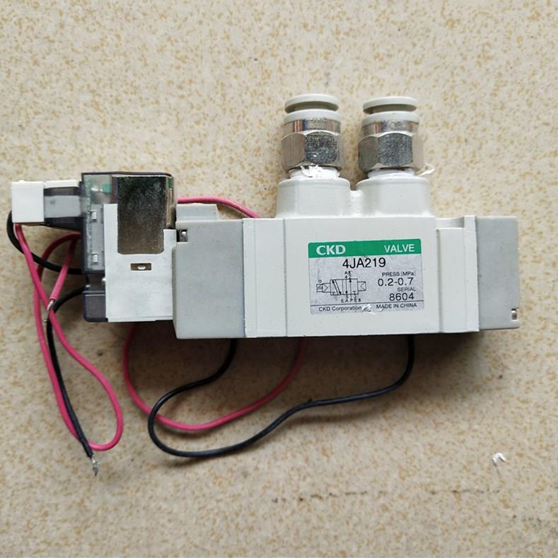 二手原装CKD电磁阀 4JA219
