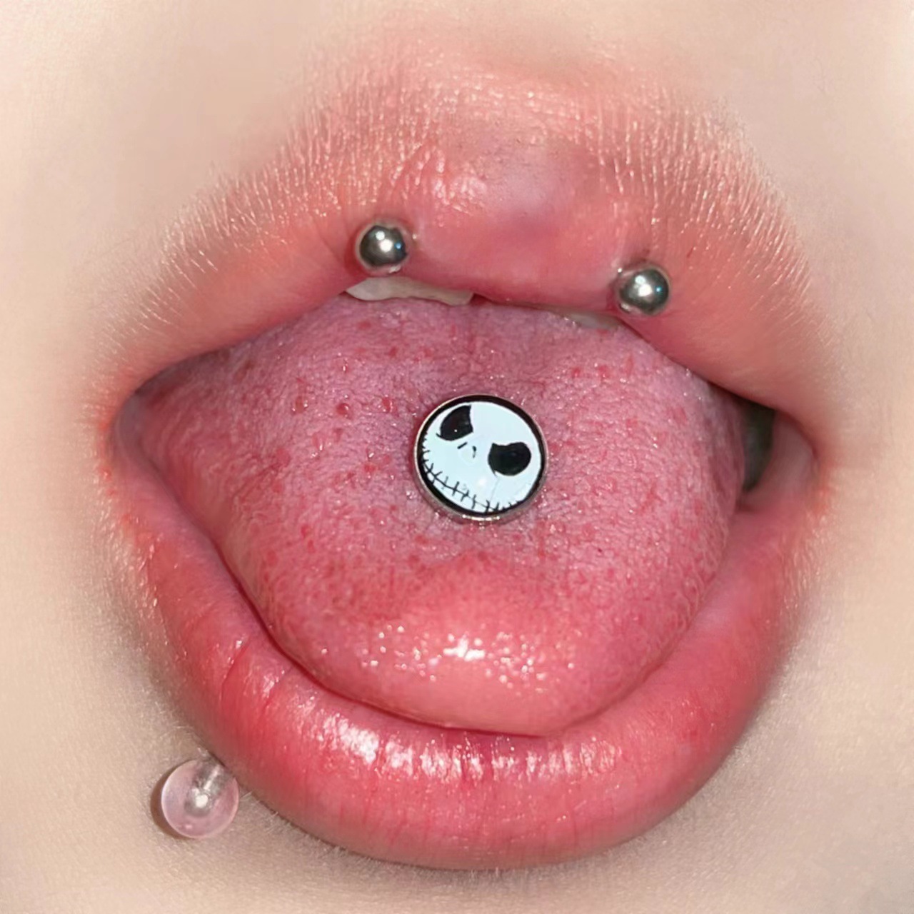 小恶魔钛合金舌钉外螺旋可喝酒