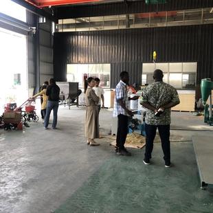 连续式生产双螺杆挤压膨化机 宠物食品膨化颗粒机 秸秆混合饲料机