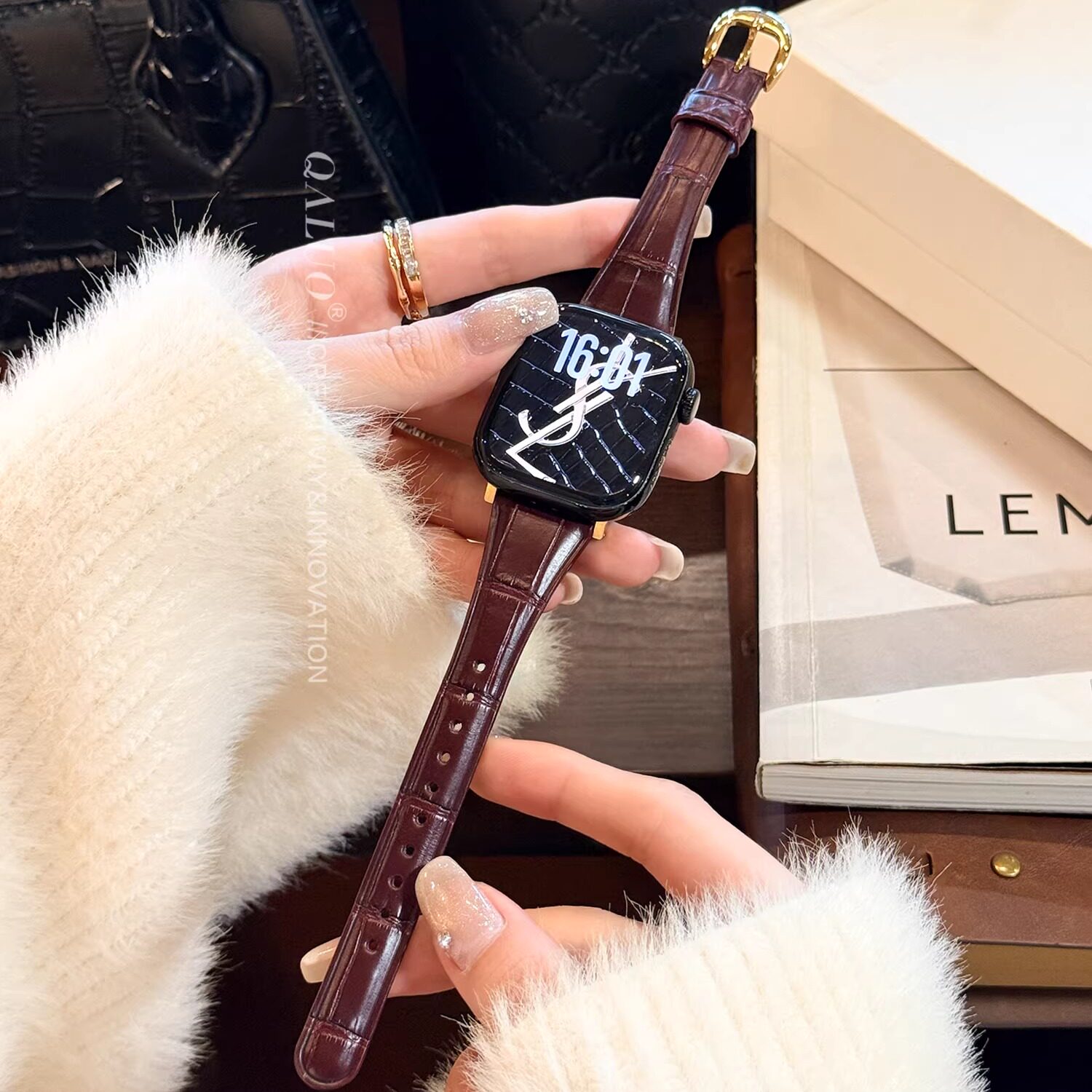 QALUO适用iwatch竹节马蹄扣表带图片