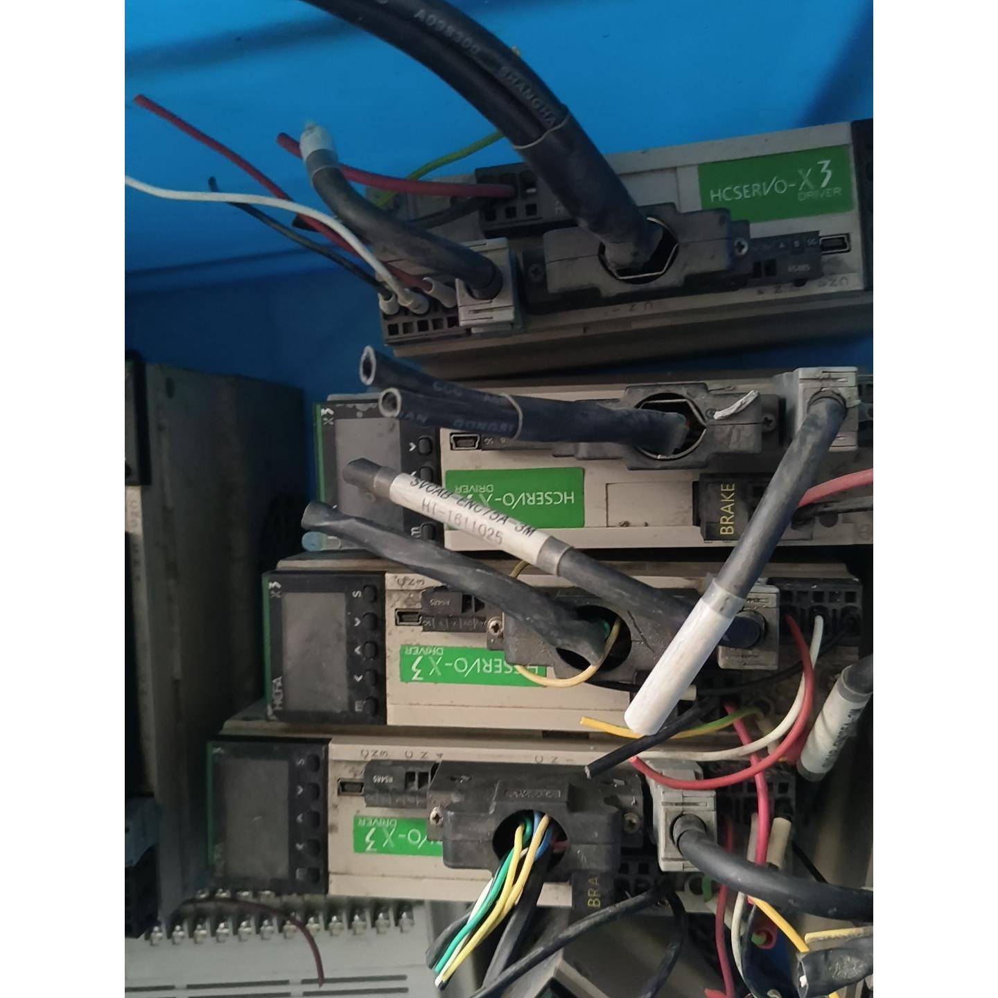 SV-X3DA040A-D   其中一只断了