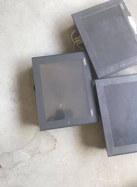 触摸屏XBTORT5330 XBT0RT5330 实物